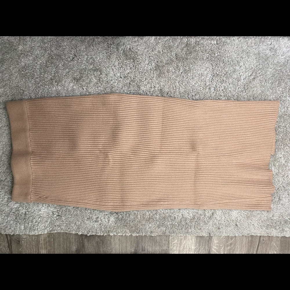 FASHION NOVA SKIRT WITH SLIT BEIGE